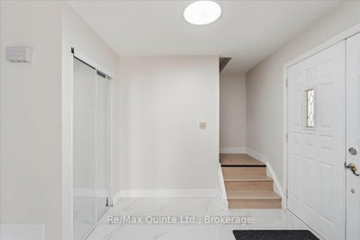 15 Robertson Lane • Belleville, ON photo 4
