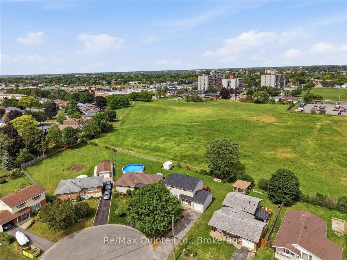 15 Robertson Lane • Belleville, ON photo 41