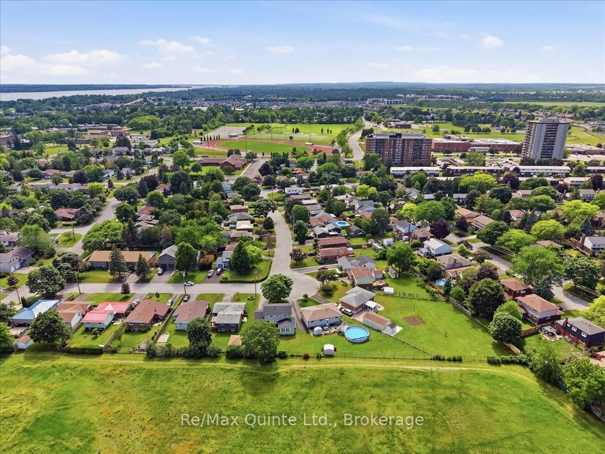 15 Robertson Lane • Belleville, ON photo 44