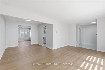 15 Robertson Lane • Belleville, ON photo 6