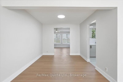 15 Robertson Lane • Belleville, ON photo 8