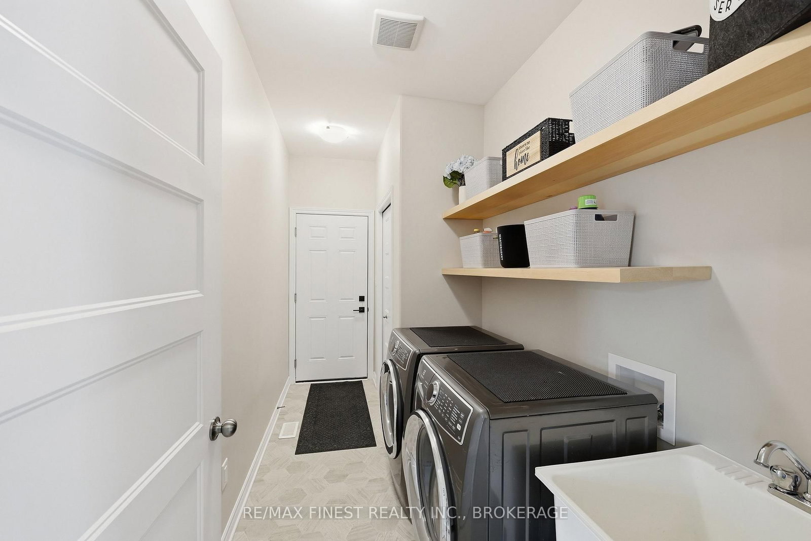 1650 Brookedayle Avenue • Kingston, ON photo 19