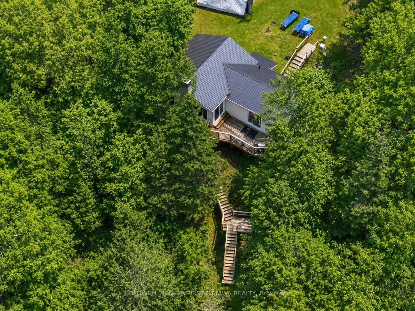1091 Big Clear Lane • Frontenac, ON photo 2