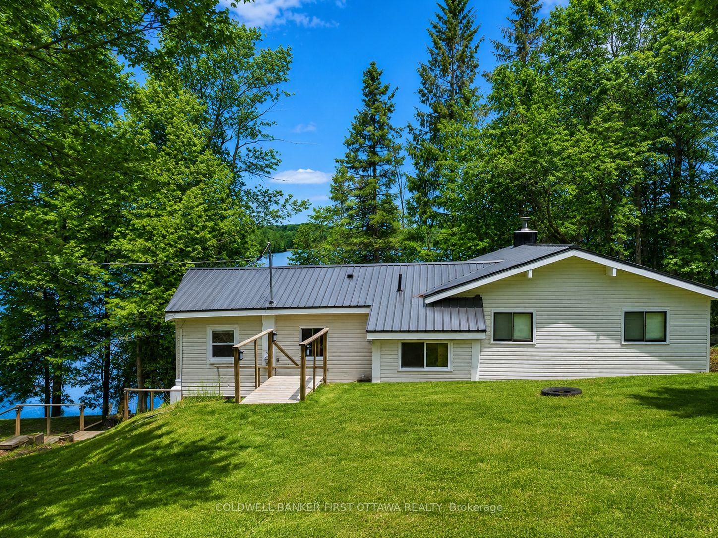 1091 Big Clear Lane • Frontenac, ON photo 9