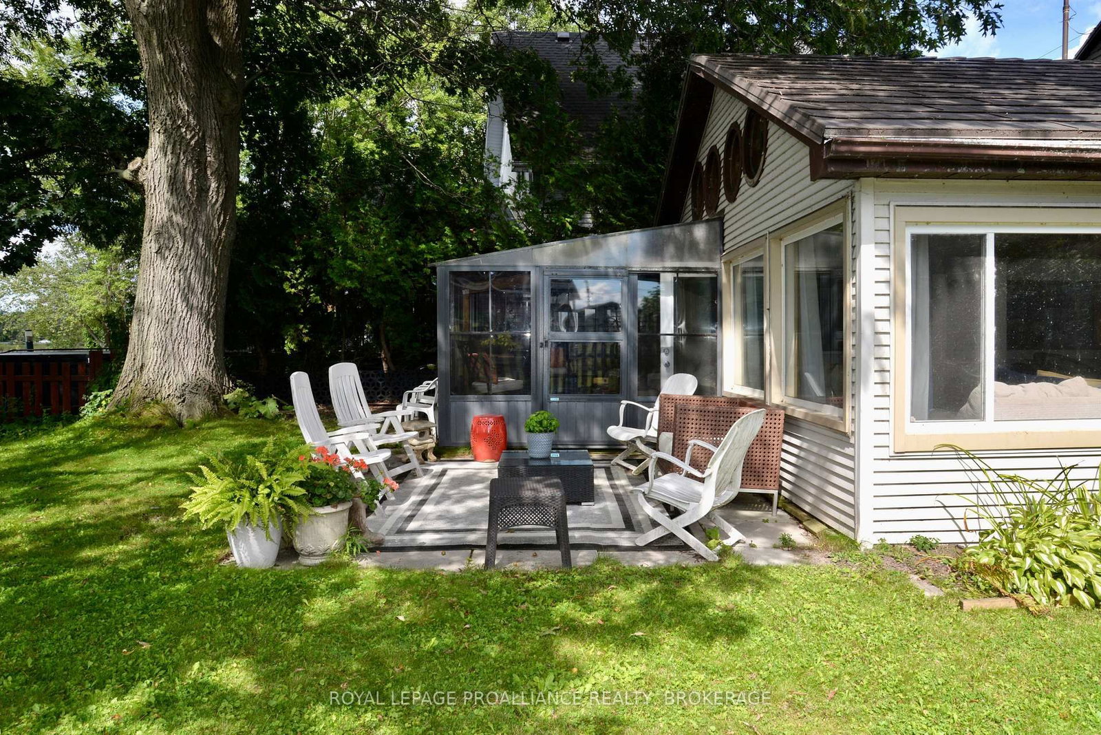 15 Sturtivans Lane • Front of Leeds & Seeleys Bay, ON photo 36