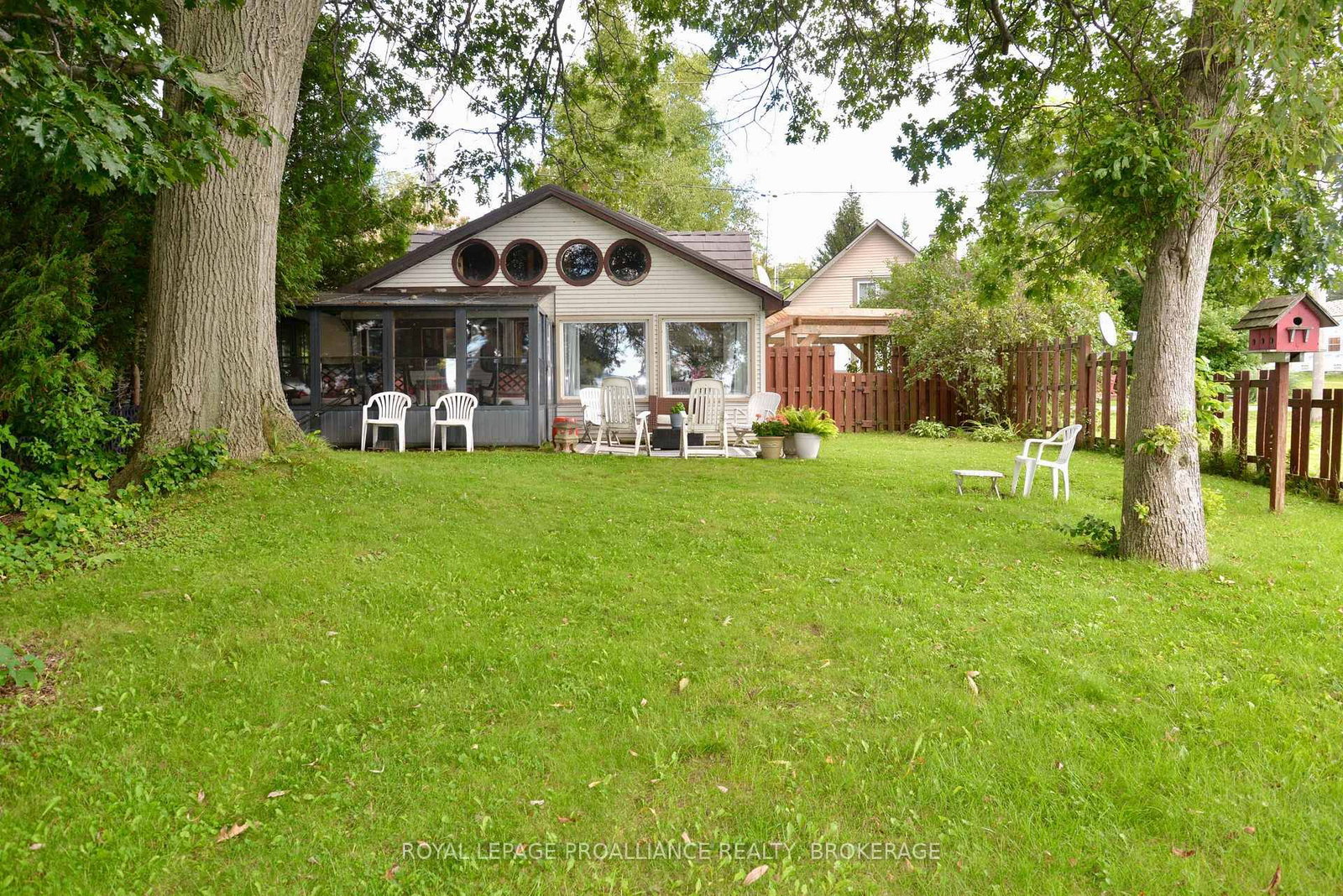 15 Sturtivans Lane • Front of Leeds & Seeleys Bay, ON photo 41