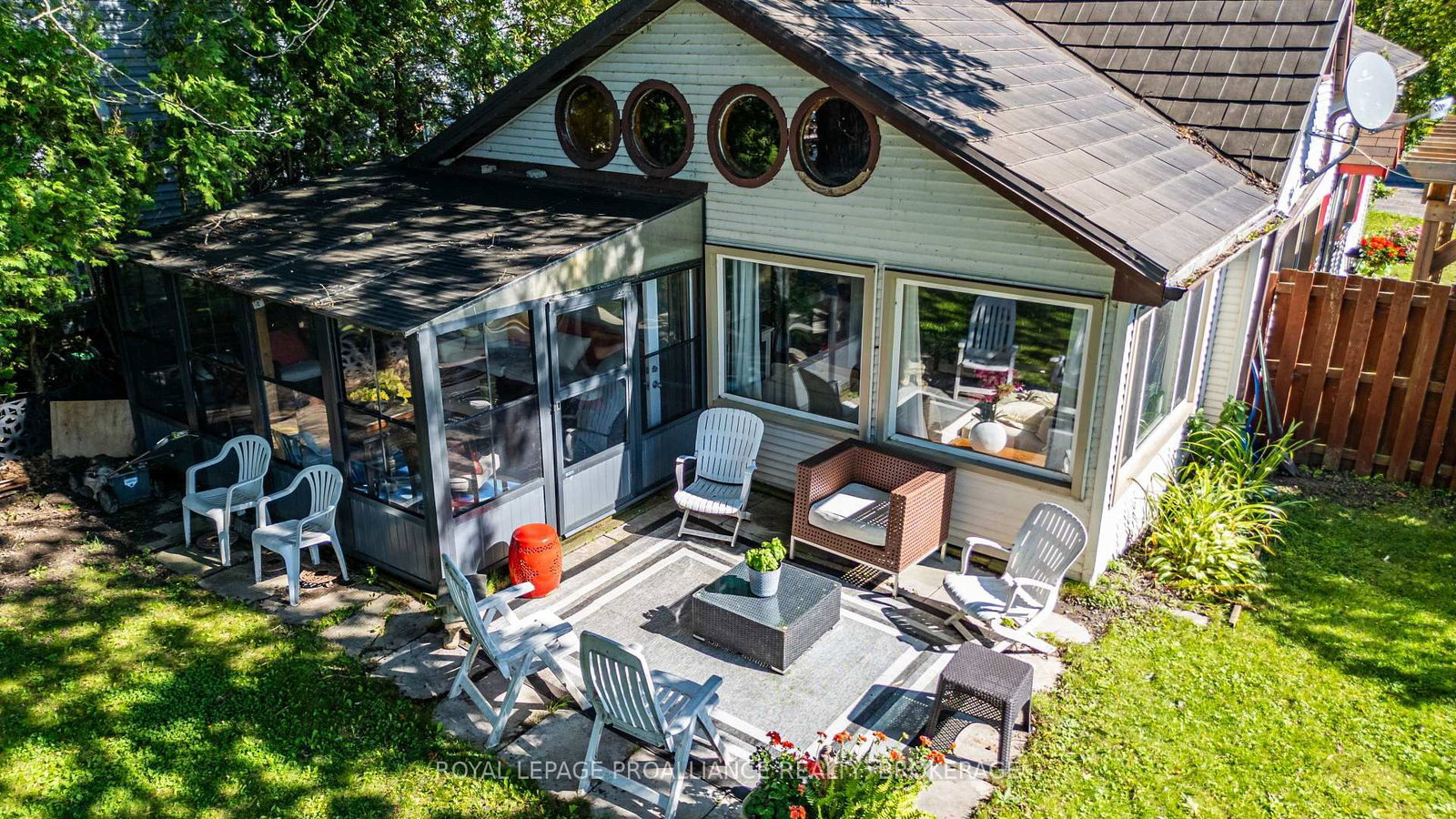 15 Sturtivans Lane • Front of Leeds & Seeleys Bay, ON photo 43