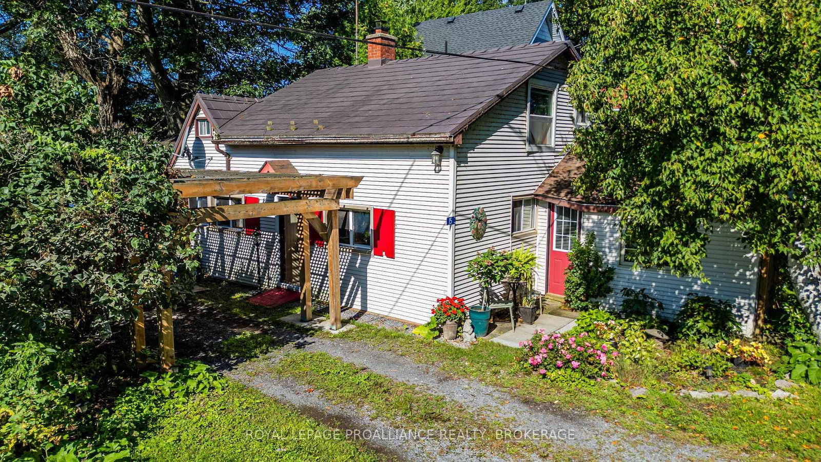 15 Sturtivans Lane • Front of Leeds & Seeleys Bay, ON photo 48
