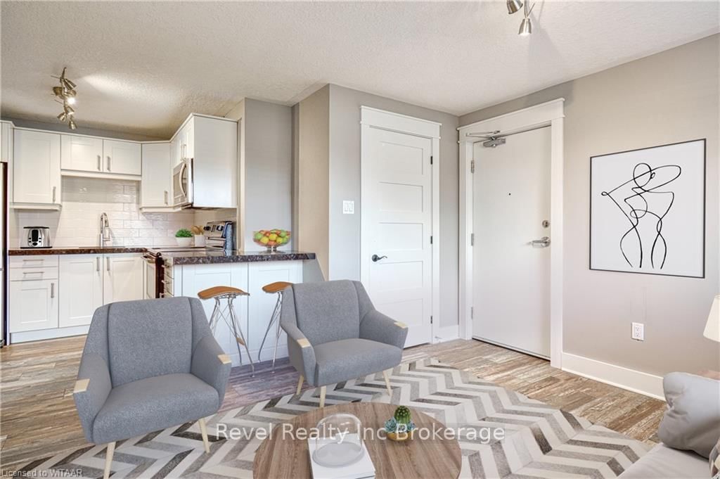 4 - 226 CLARKE Street N, Woodstock 2