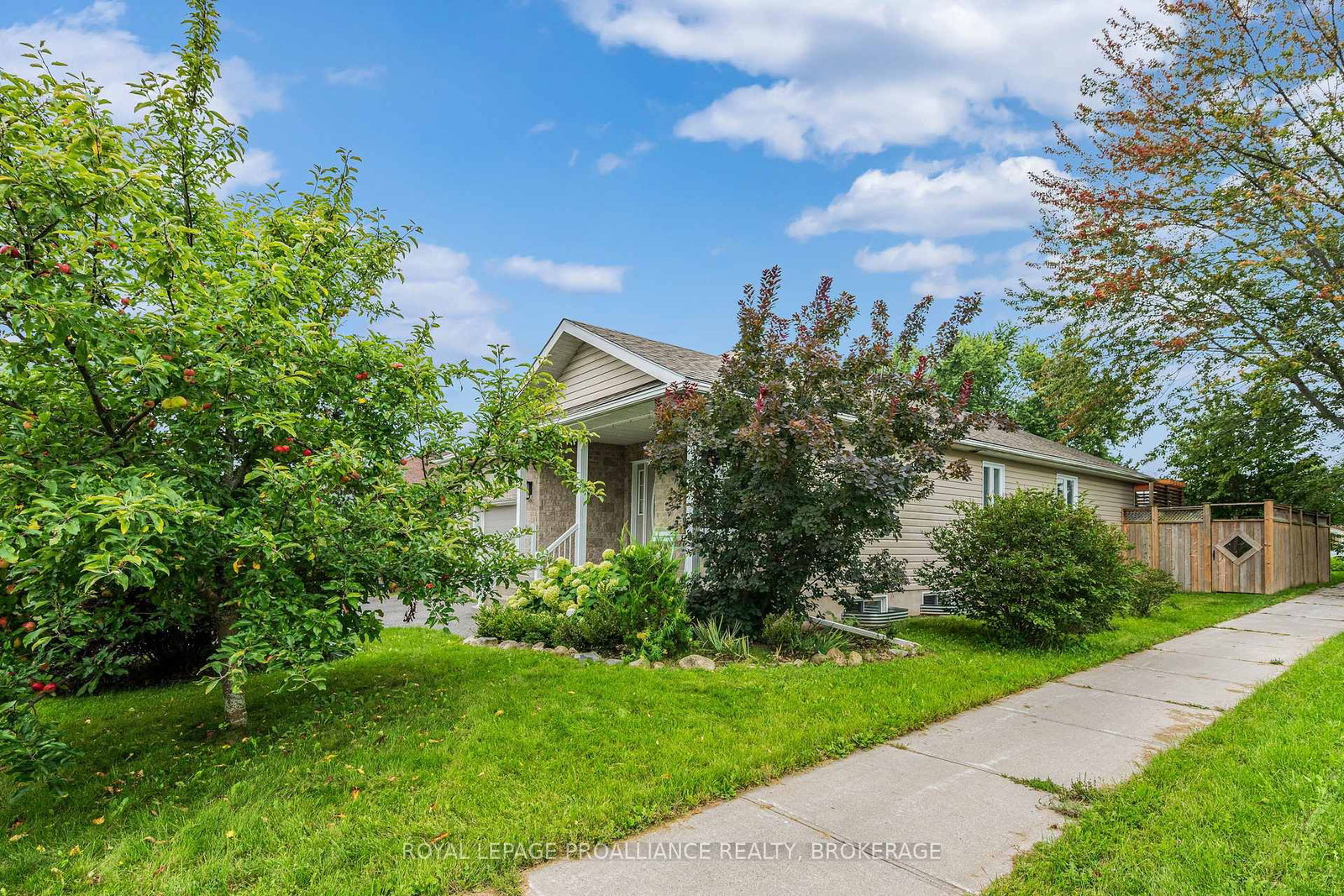 164 Amy Lynn Drive • Loyalist, ON photo 3