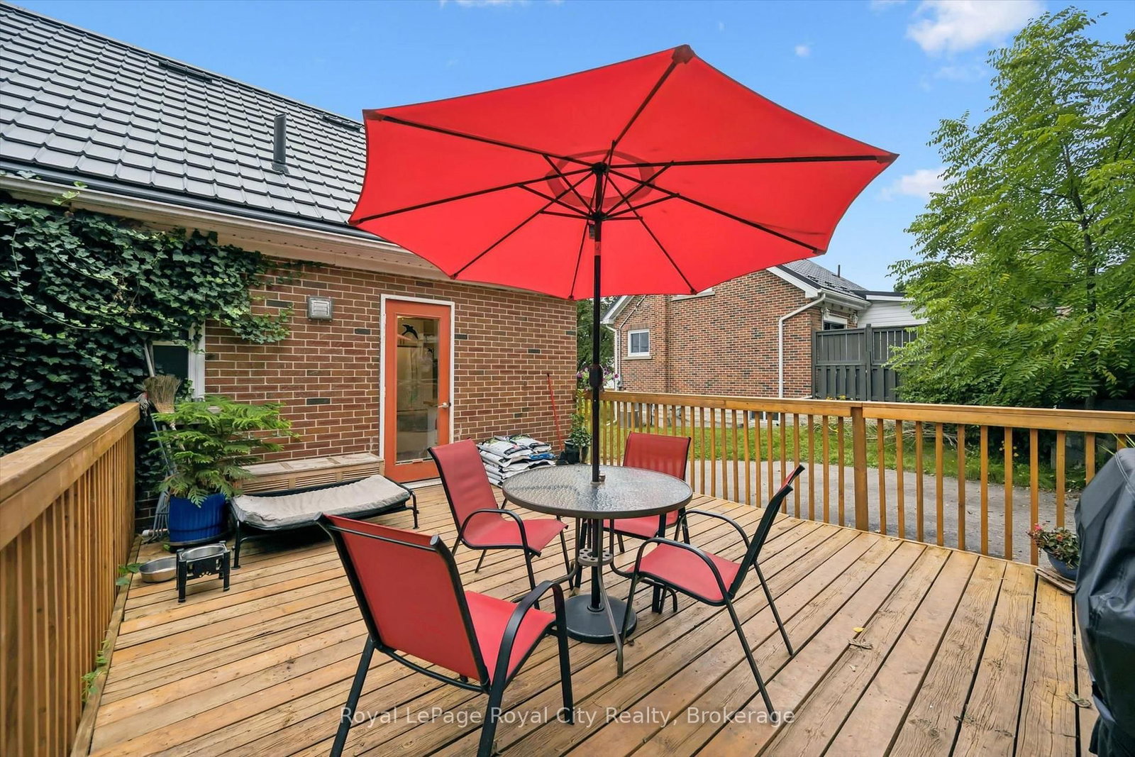 194 Grove Street • Guelph, ON photo 35