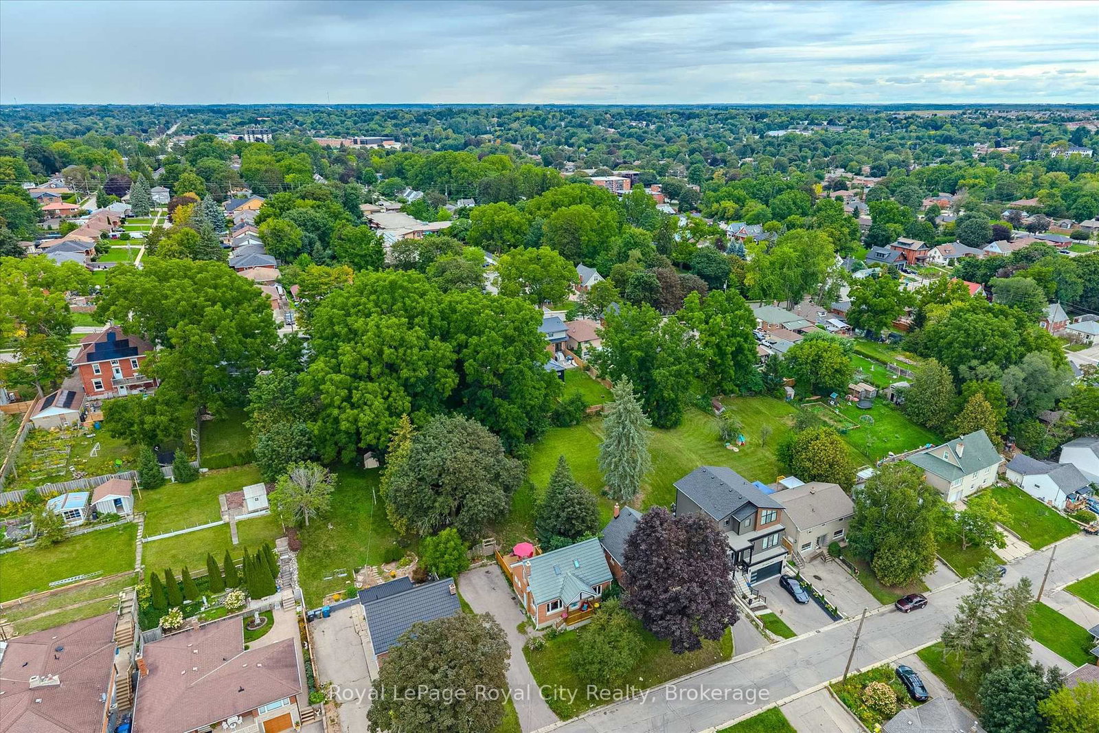 194 Grove Street • Guelph, ON photo 43