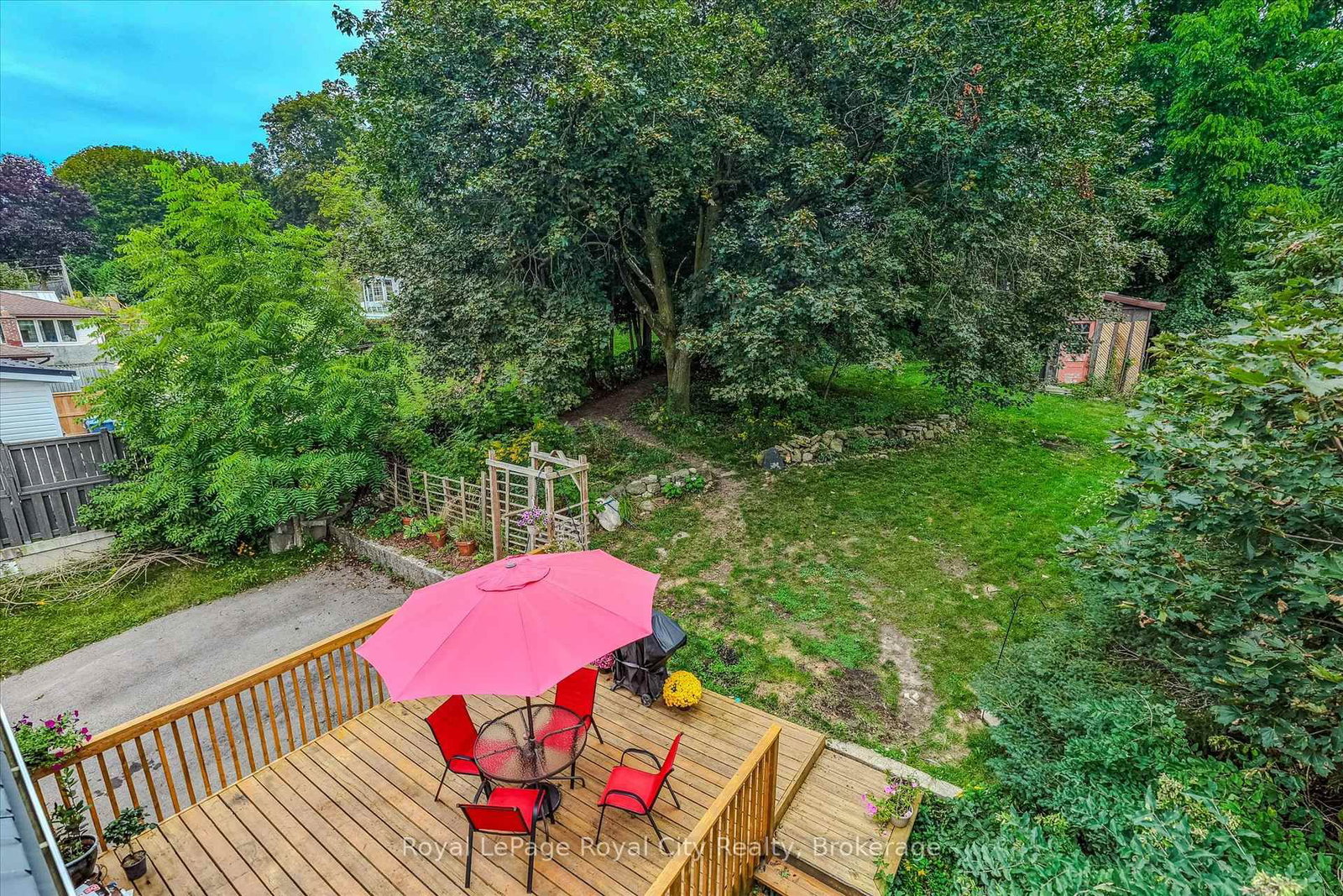 194 Grove Street • Guelph, ON photo 44