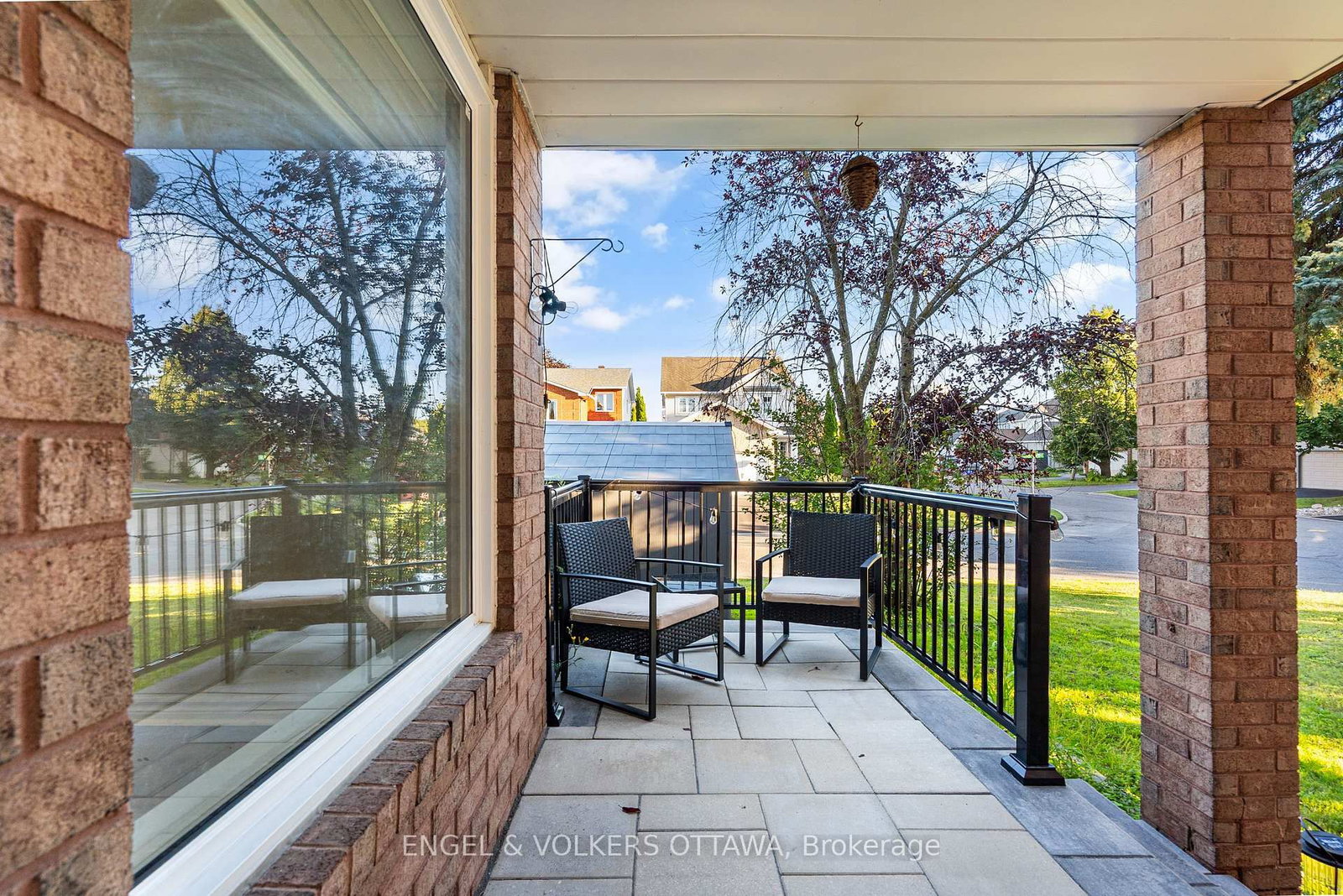 6529 Tooney Drive • Ottawa, ON photo 3