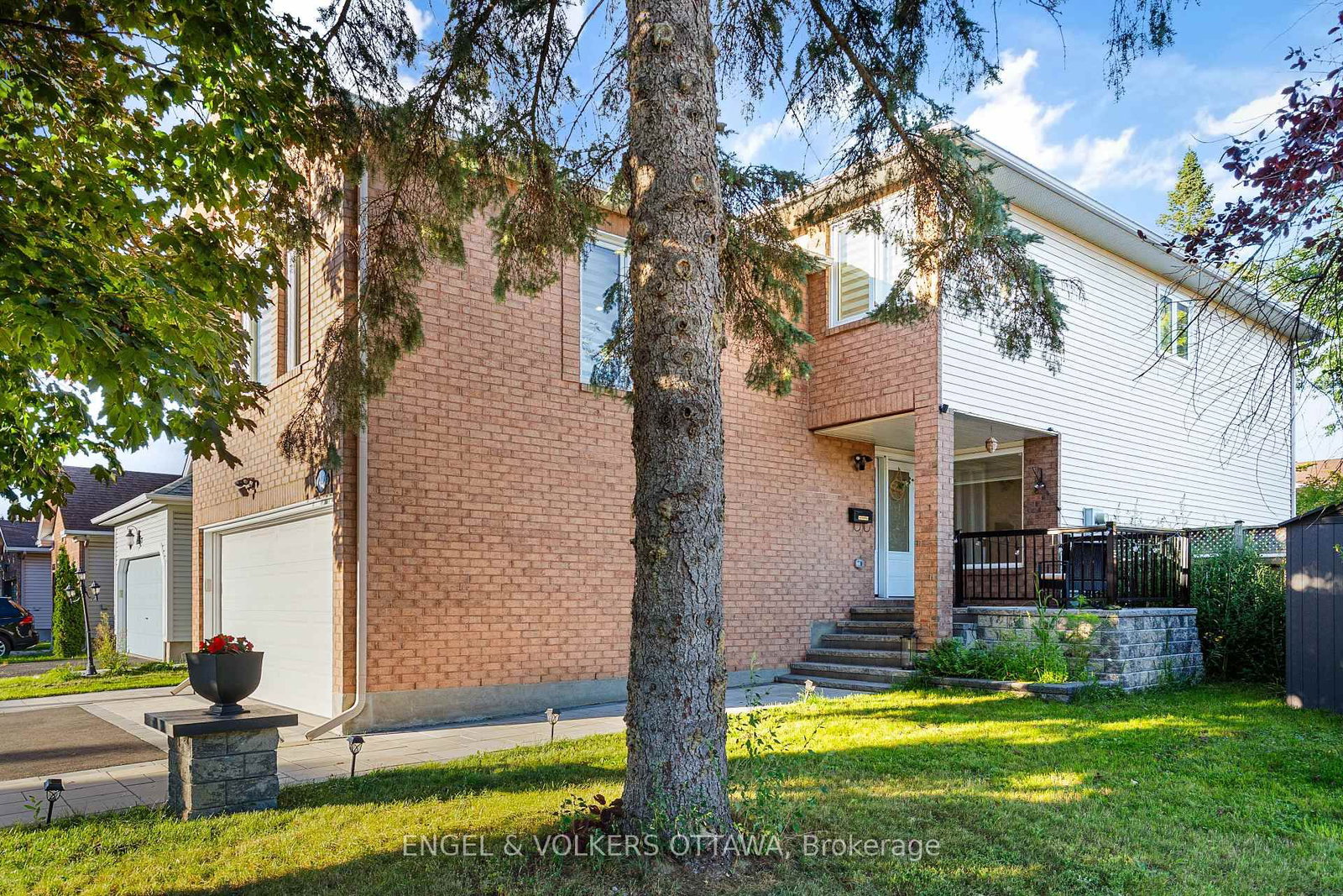 6529 Tooney Drive • Ottawa, ON photo 4