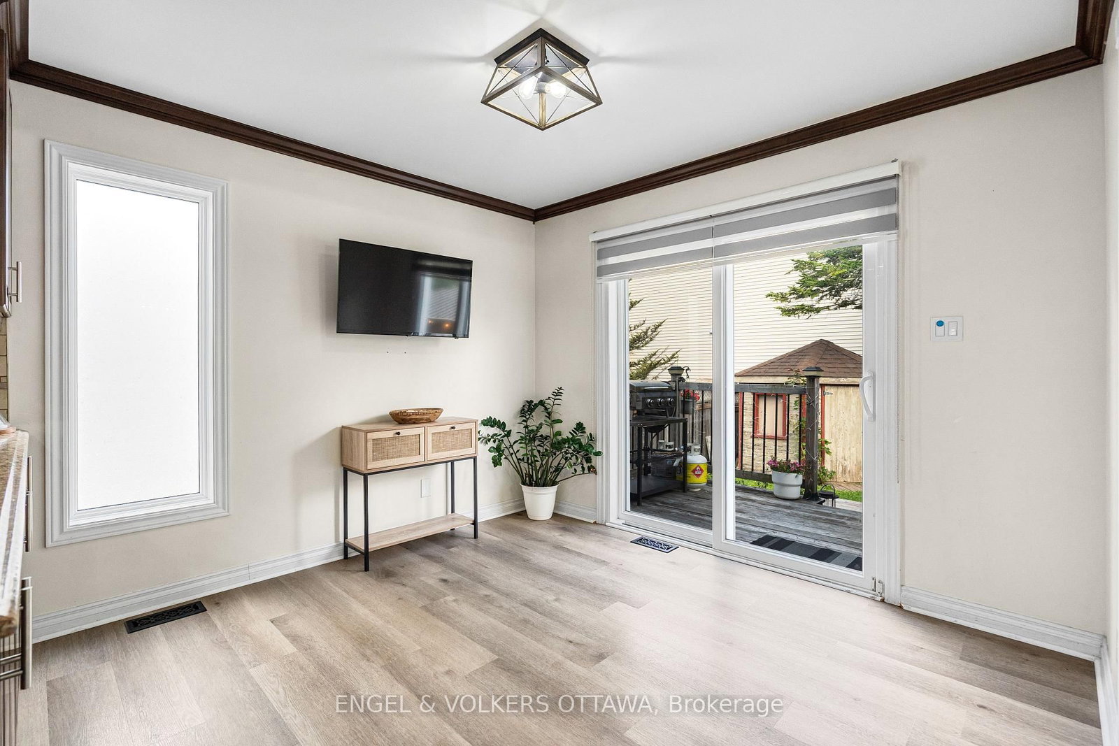 6529 Tooney Drive • Ottawa, ON photo 9