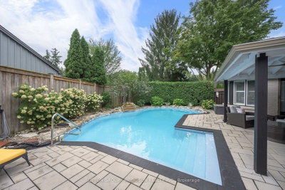 19 Tallwood Circle • London North, ON photo 6