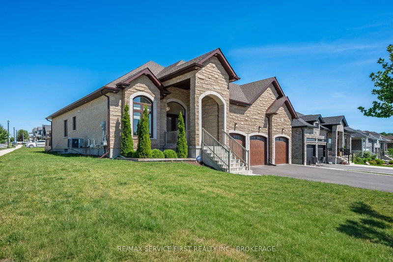636 Mandara Dr photo 4