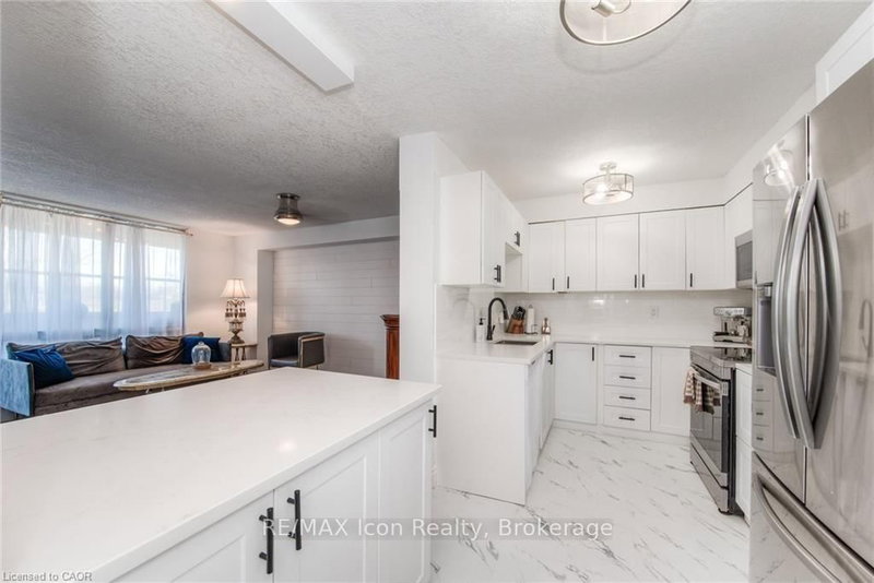 402 - 225 Harvard Place
