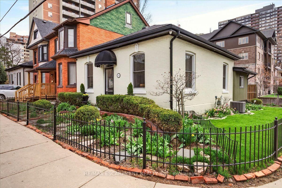139 Queen Street S • Hamilton, ON photo 2