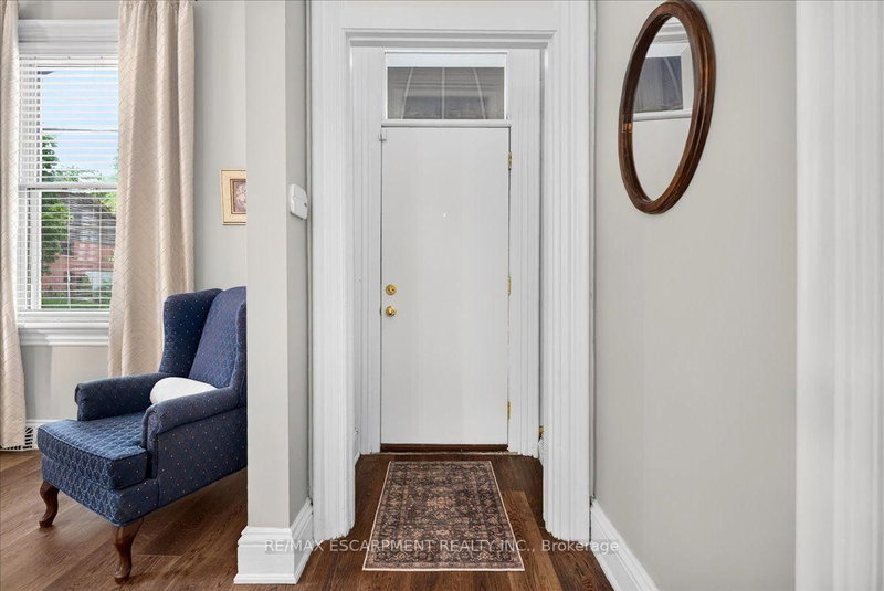 139 Queen Street S