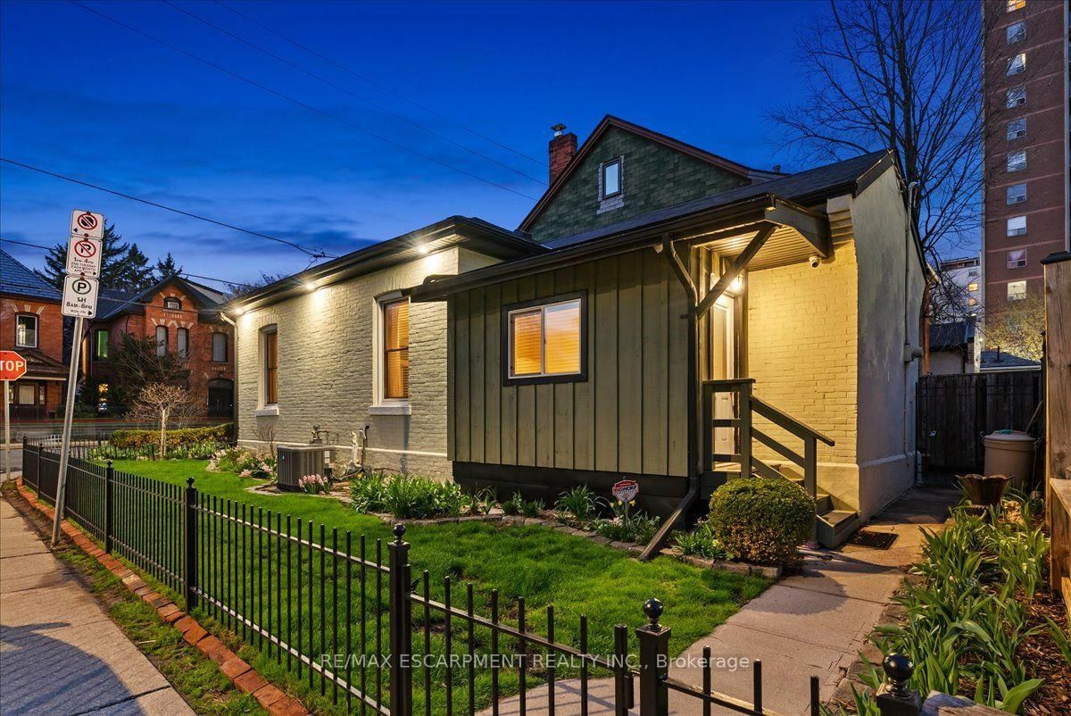 139 Queen Street S • Hamilton, ON photo 36