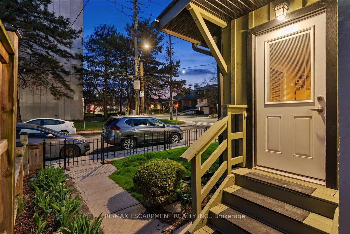 139 Queen Street S • Hamilton, ON photo 38