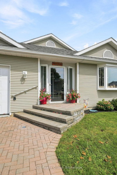 6 Heritage Drive • Prince Edward County, ON photo 6