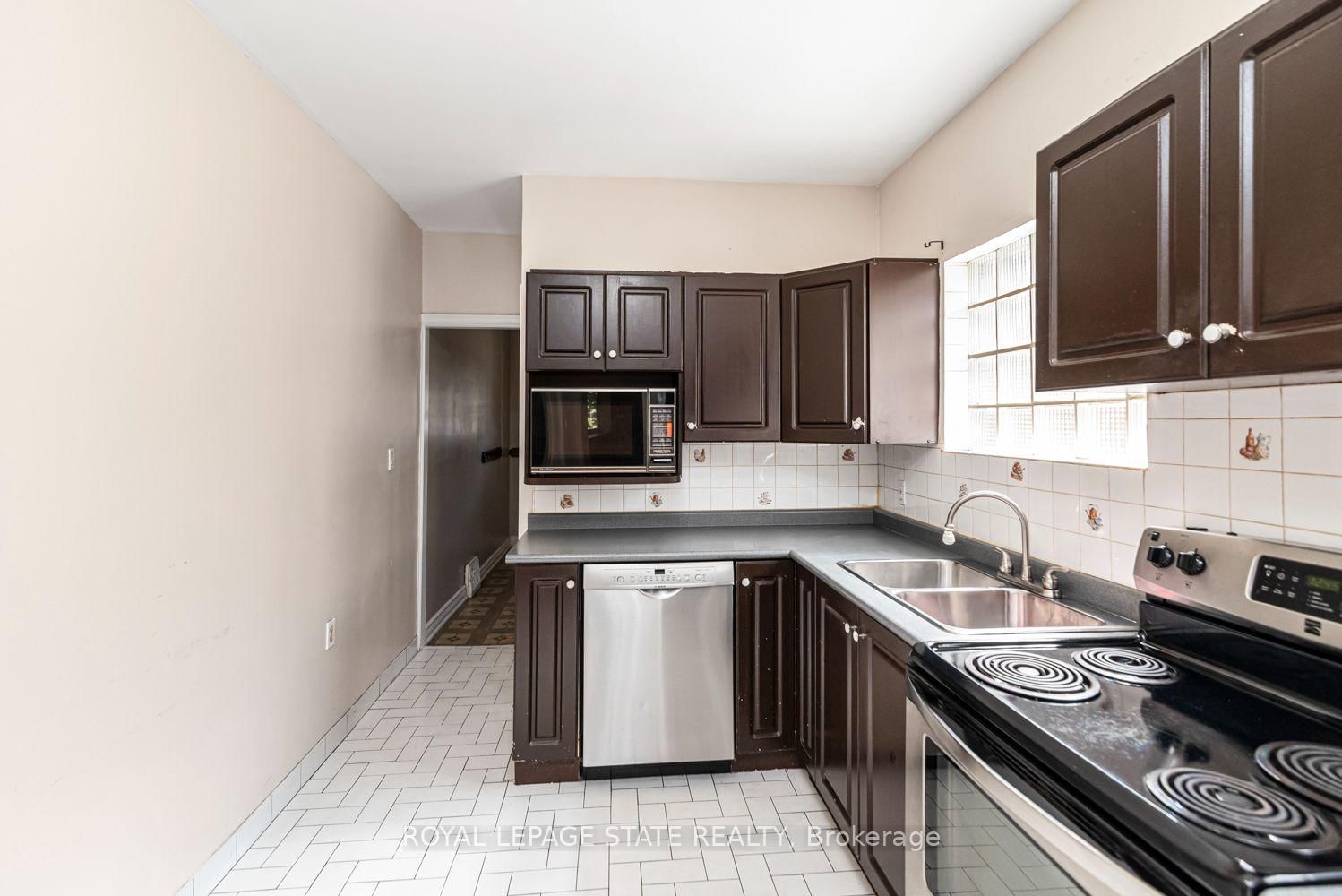 75 Kensington Avenue N • Hamilton, ON photo 18