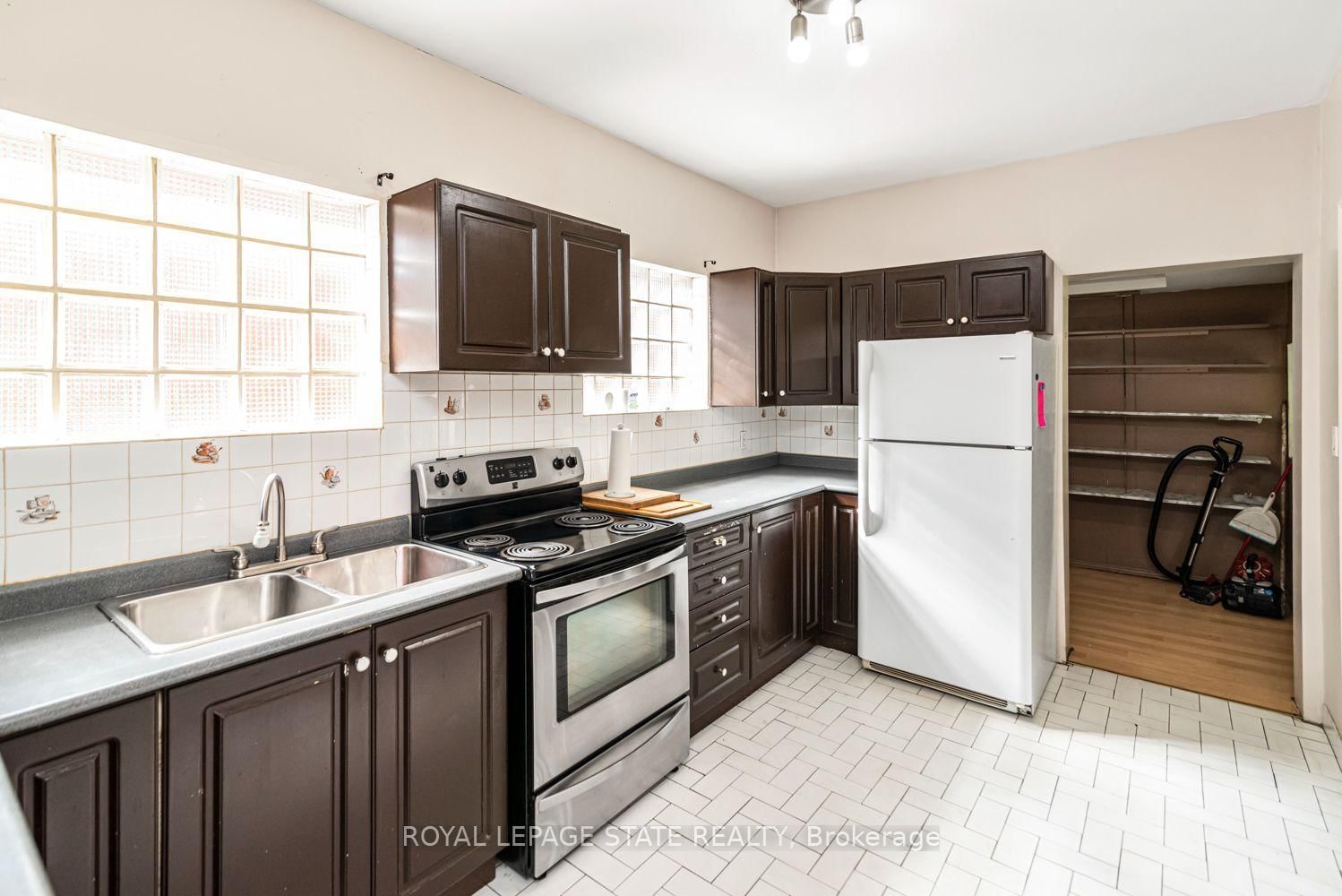 75 Kensington Avenue N • Hamilton, ON photo 21