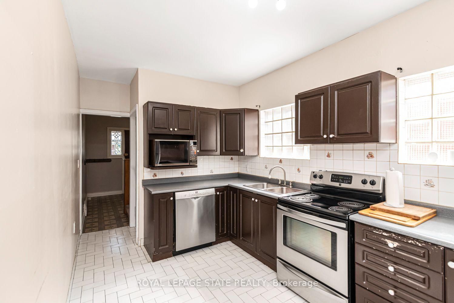 75 Kensington Avenue N • Hamilton, ON photo 22