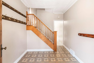 75 Kensington Avenue N • Hamilton, ON photo 7