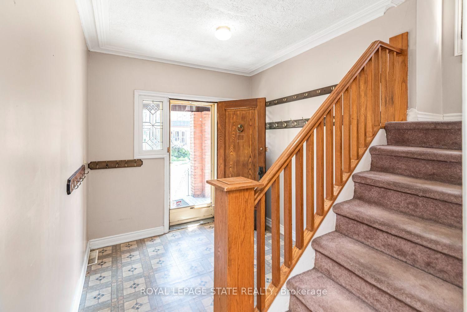 75 Kensington Avenue N • Hamilton, ON photo 9