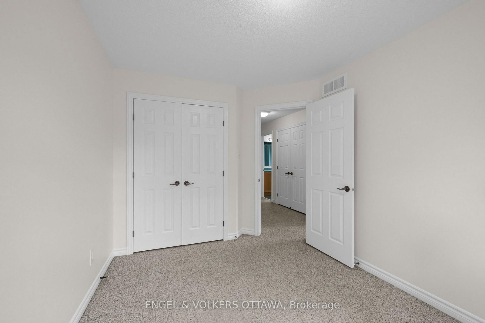 268 Horseshoe Crescent • Ottawa, ON photo 20