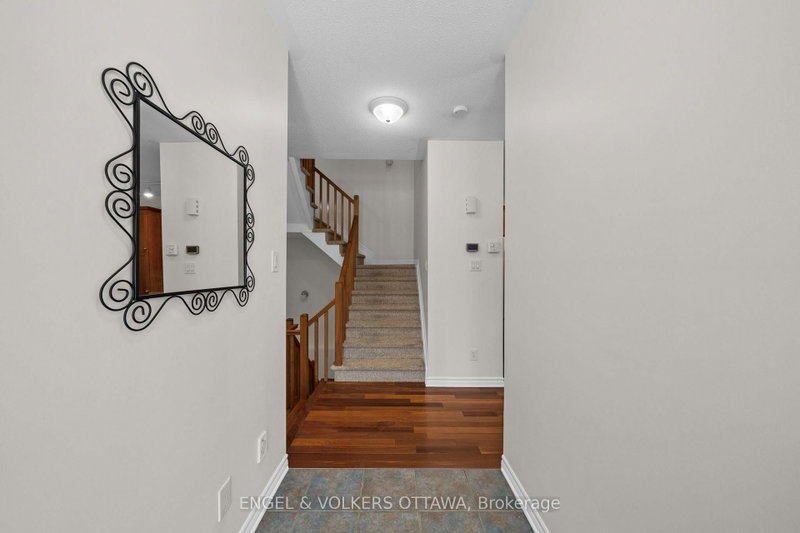 268 Horseshoe Crescent