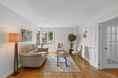 59 Naismith Crescent • Ottawa, ON photo 3