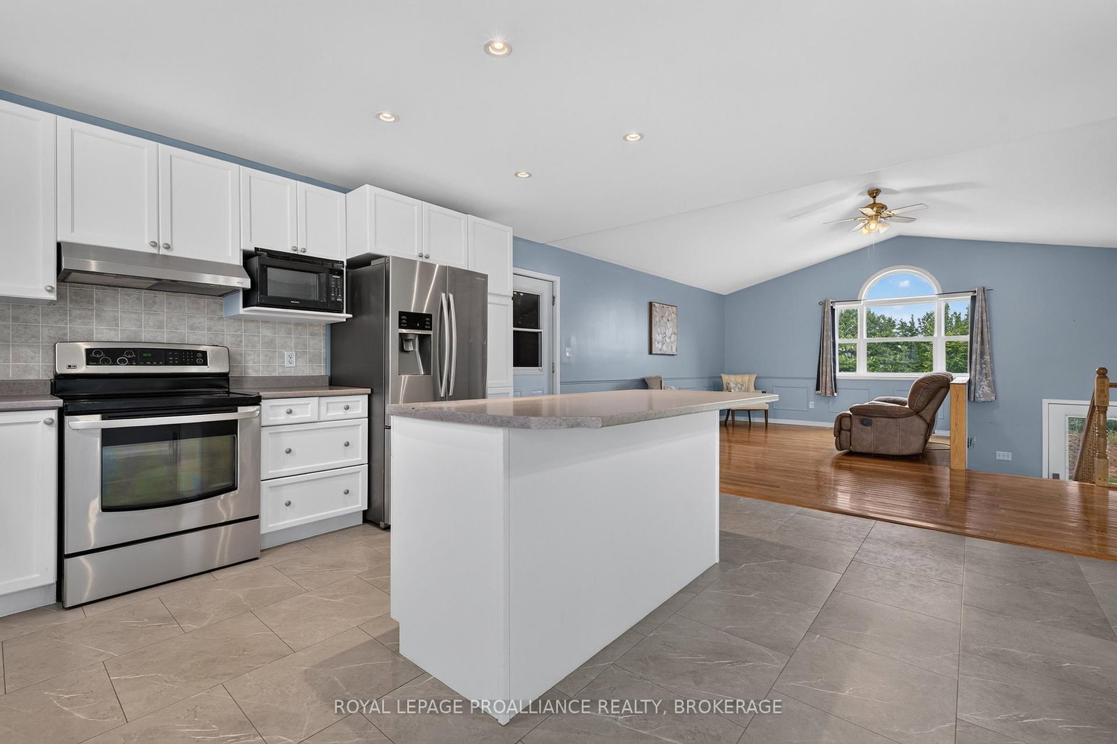 1023 Browns Road • Godfrey, ON photo 11