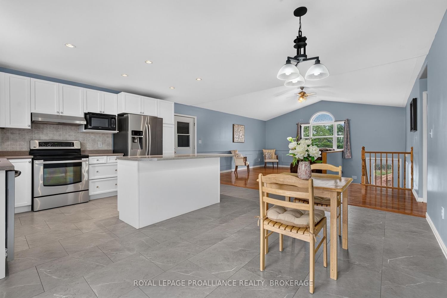 1023 Browns Road • Godfrey, ON photo 9