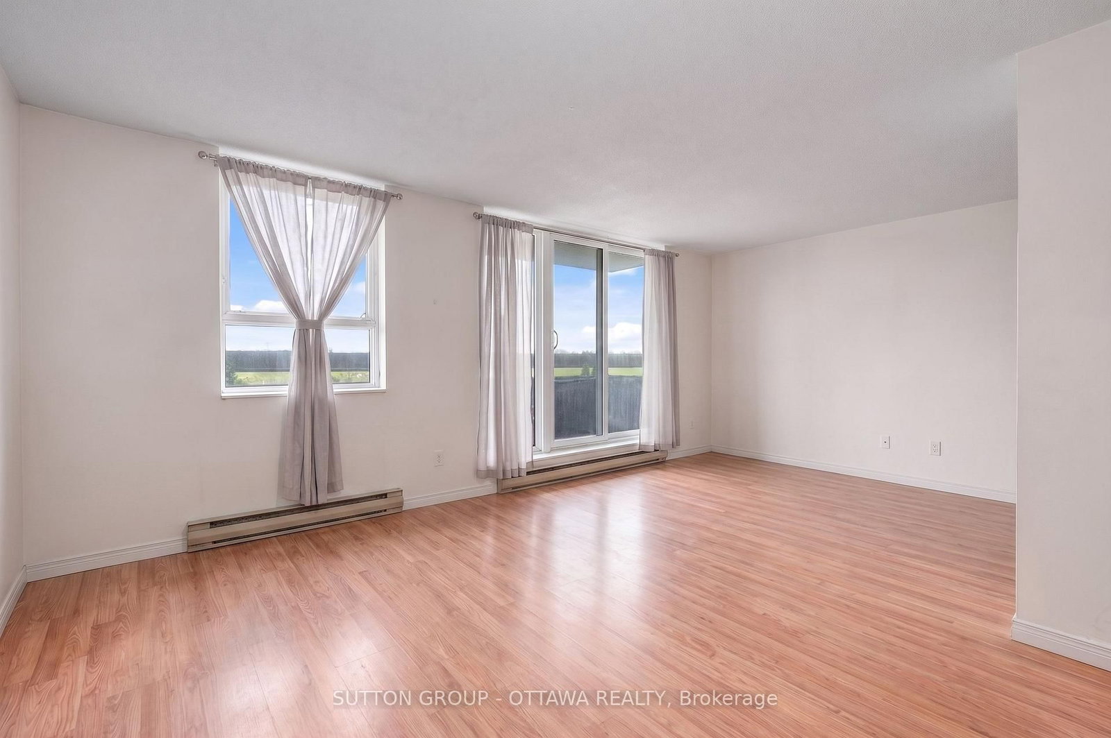 516-2000 Jasmine Cres, Ottawa, view 3