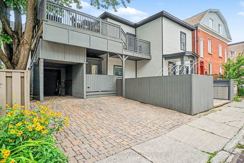 9 Holmwood Avenue