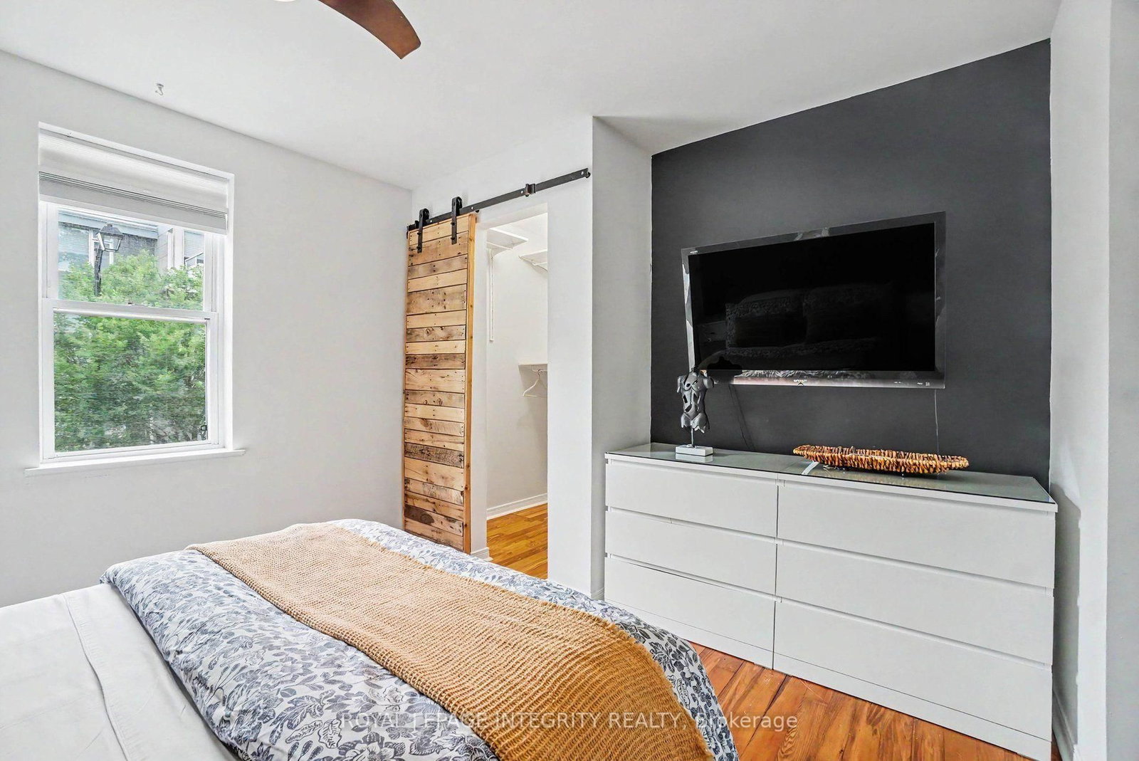 9 Holmwood Avenue • Ottawa, ON photo 20