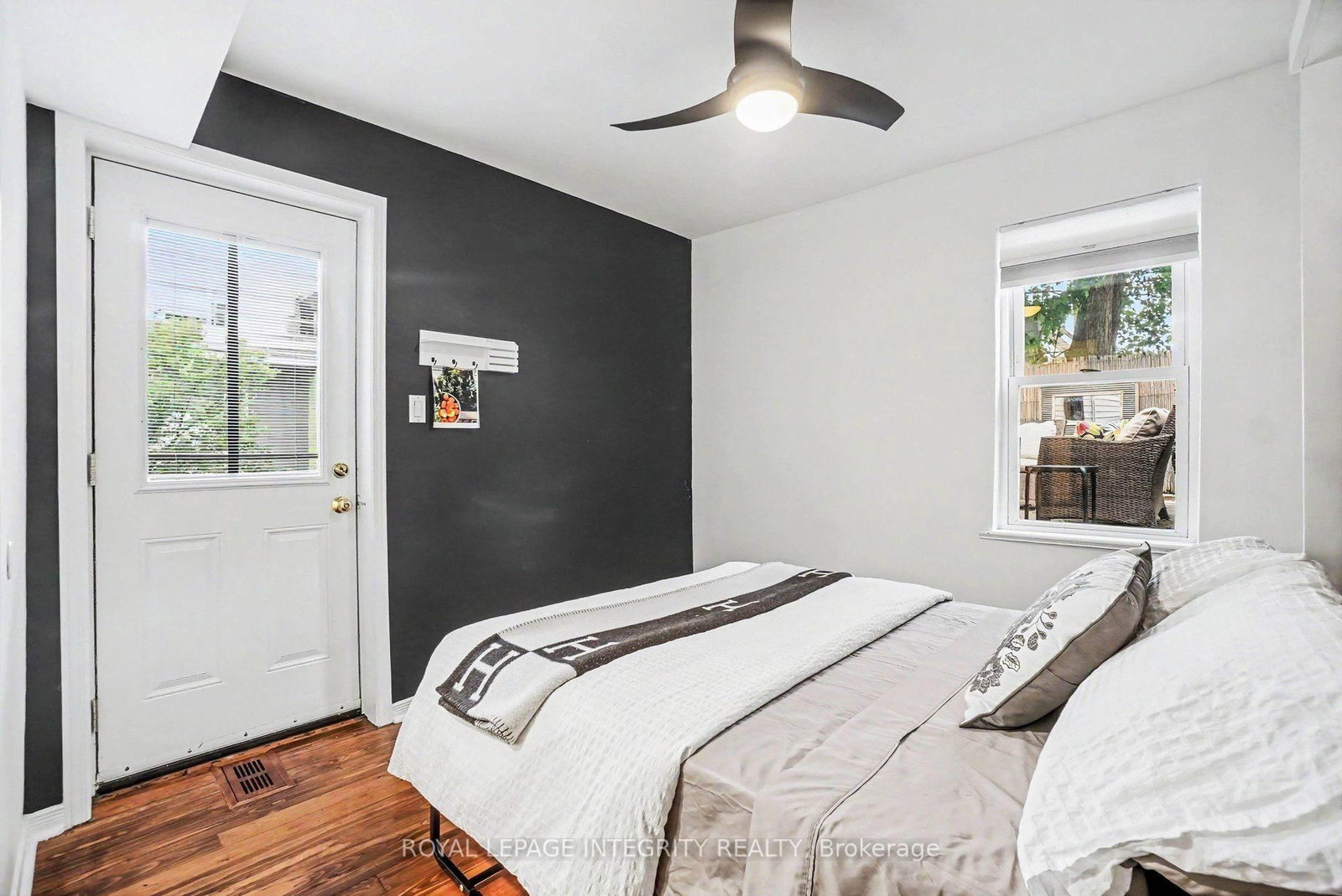 9 Holmwood Avenue • Ottawa, ON photo 23