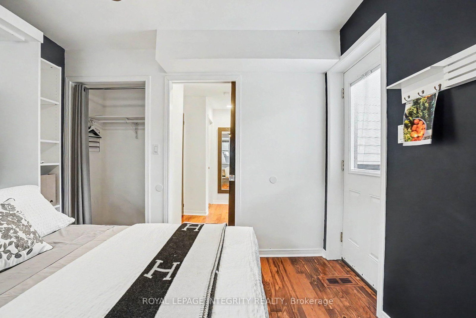 9 Holmwood Avenue • Ottawa, ON photo 24