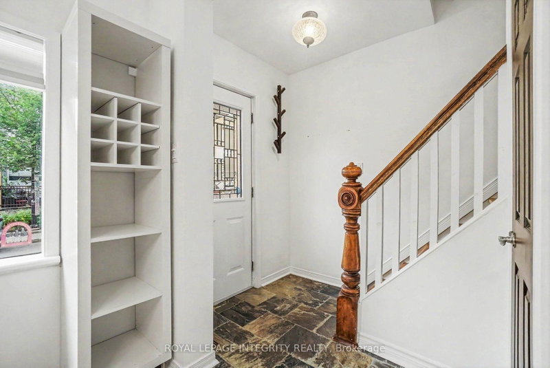 9 Holmwood Avenue