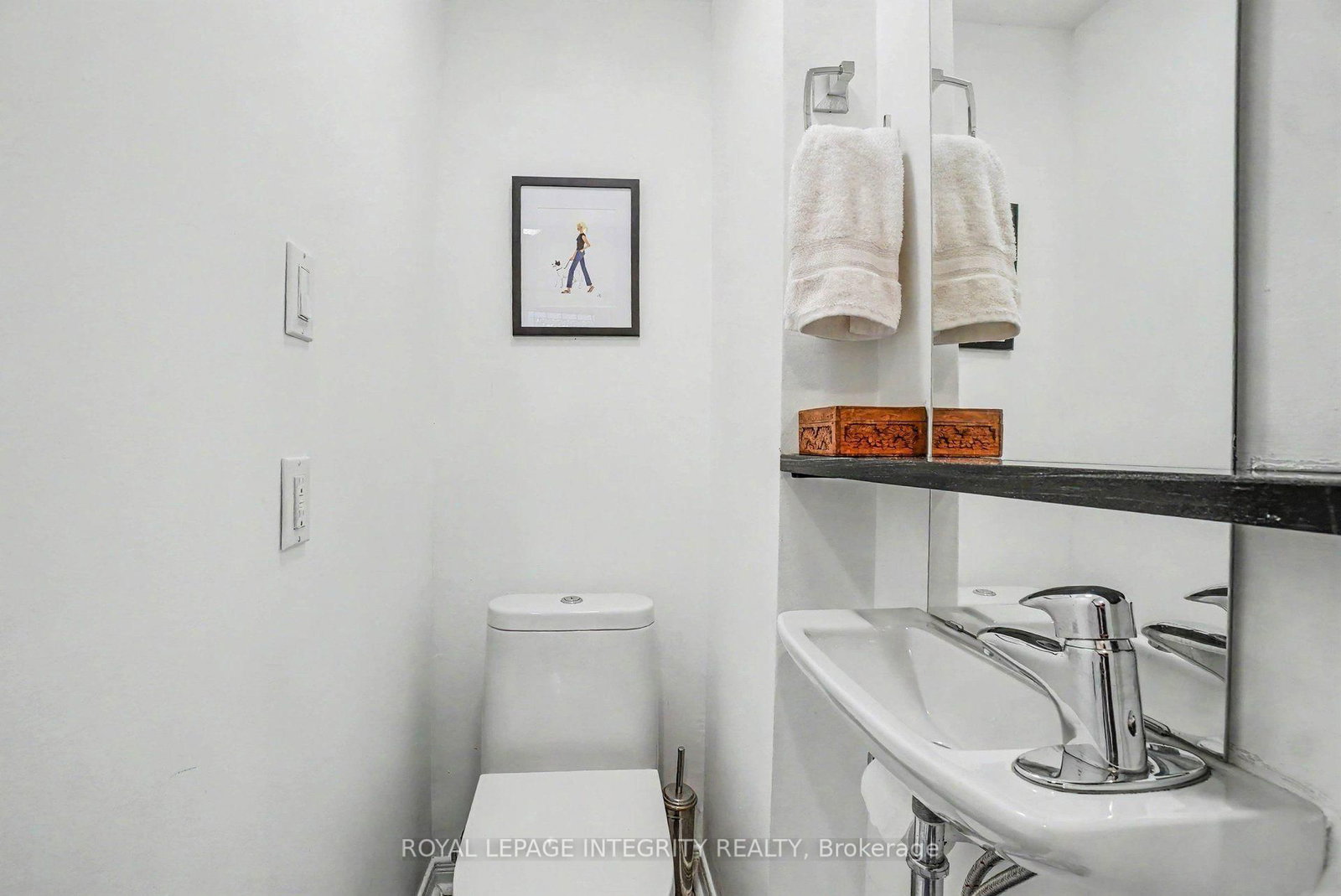 9 Holmwood Avenue • Ottawa, ON photo 5