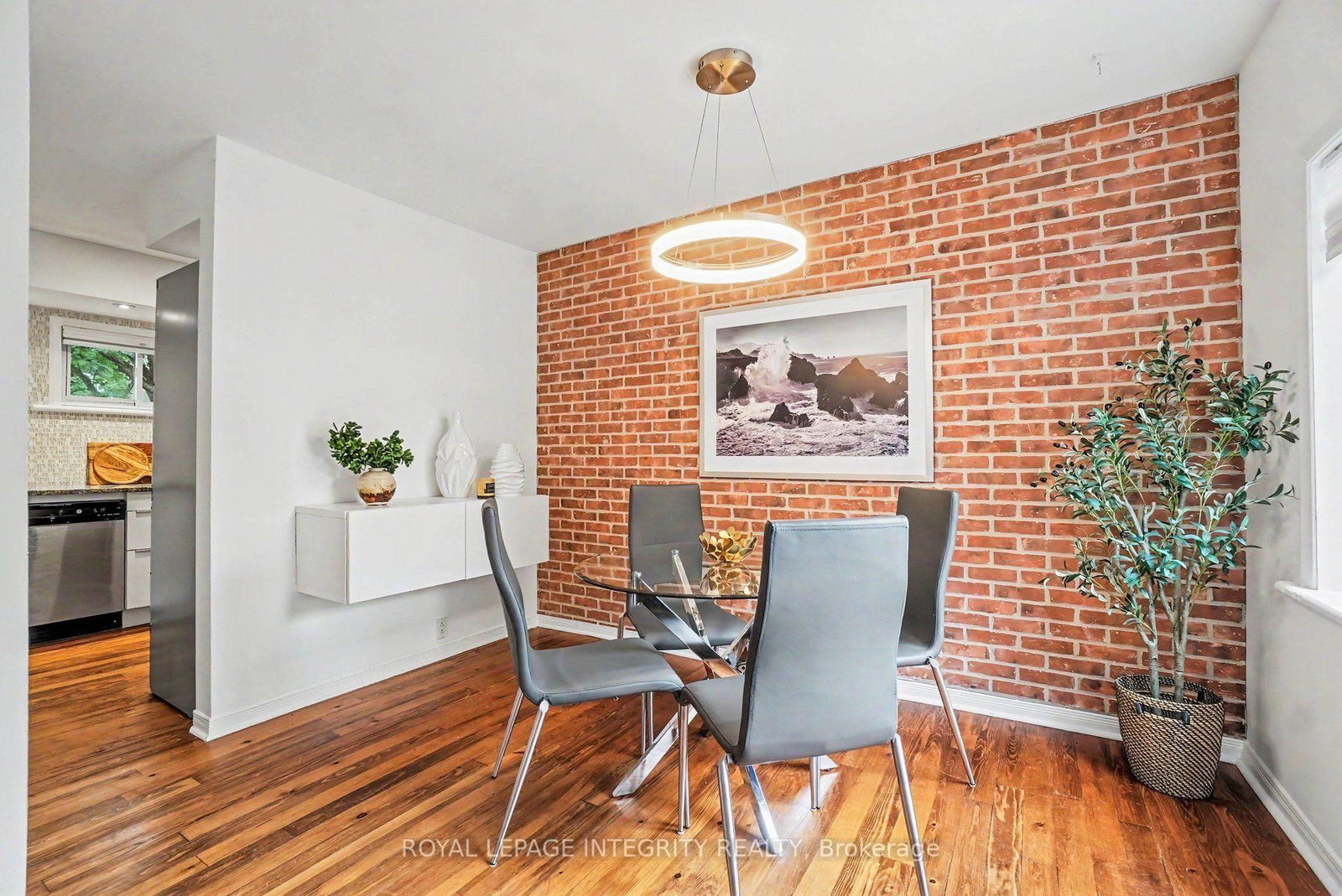 9 Holmwood Avenue • Ottawa, ON photo 6