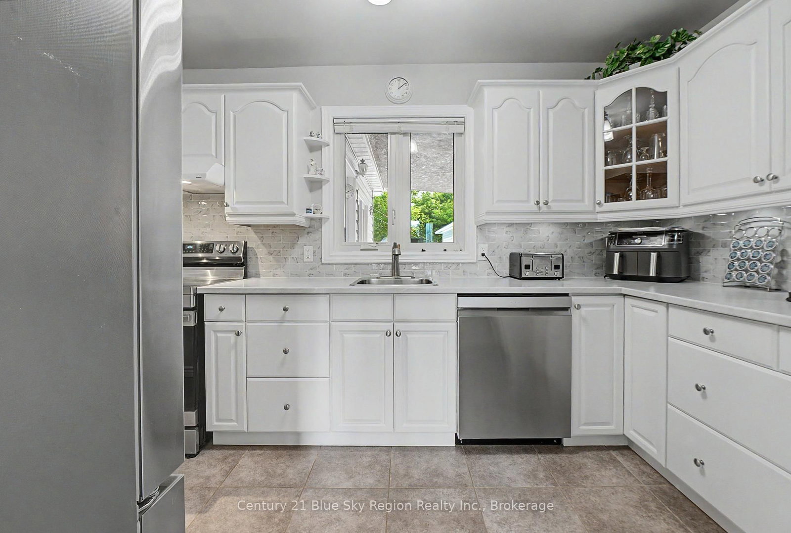 108 Tweedsmuir Drive • North Bay, ON photo 3