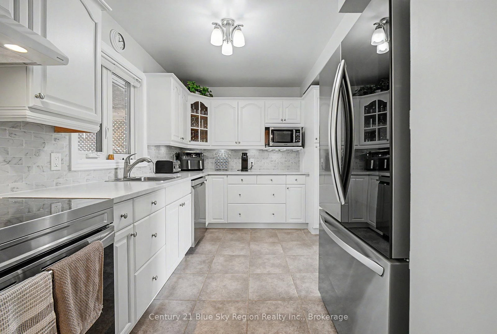 108 Tweedsmuir Drive • North Bay, ON photo 4