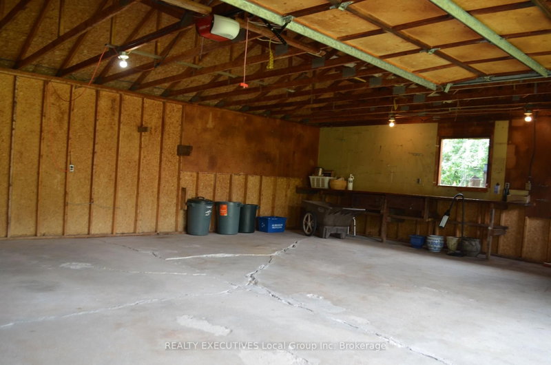 206 Clark St N photo 5