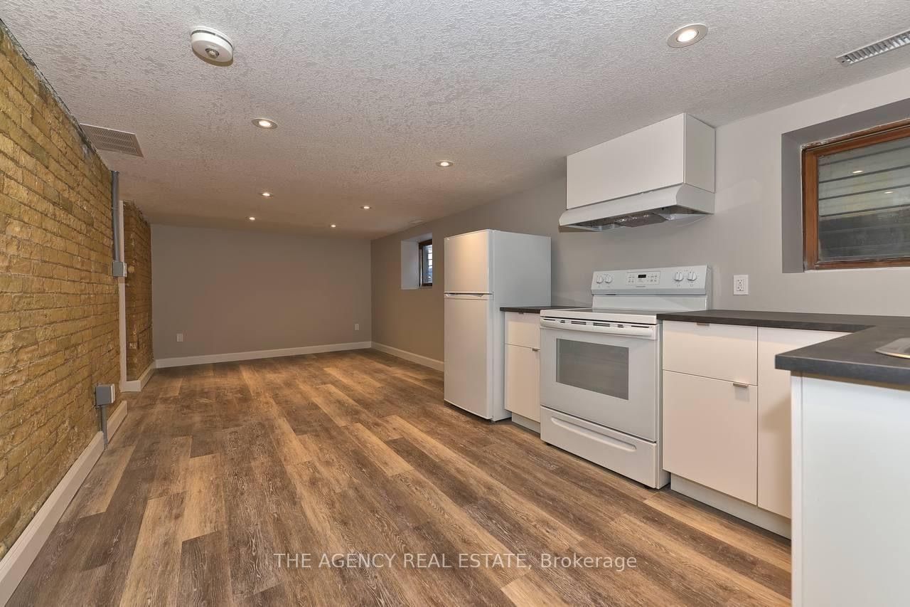 870 Queens Avenue, London East 4